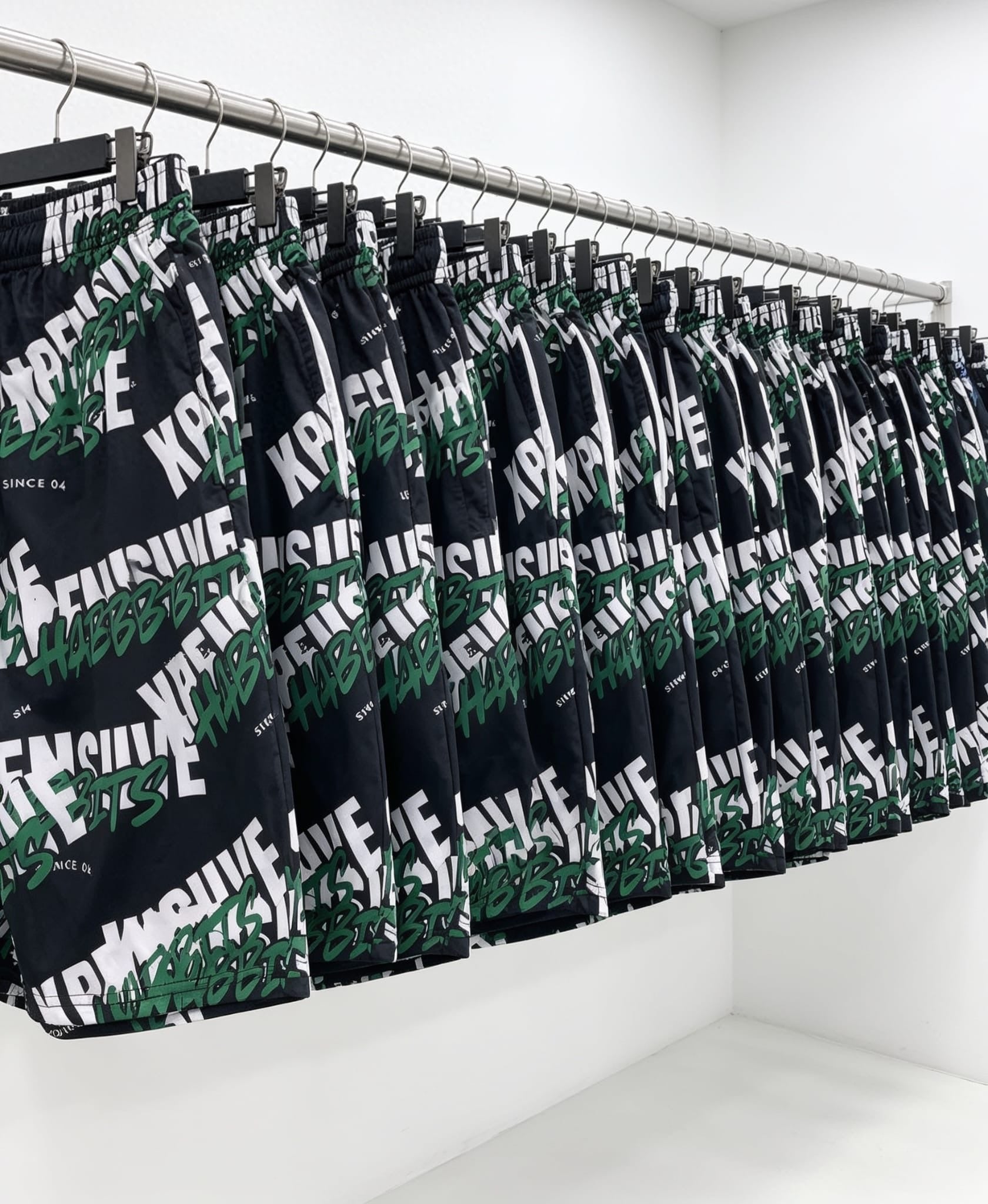Xpensiive Habbits signiture oversized baggy shorts